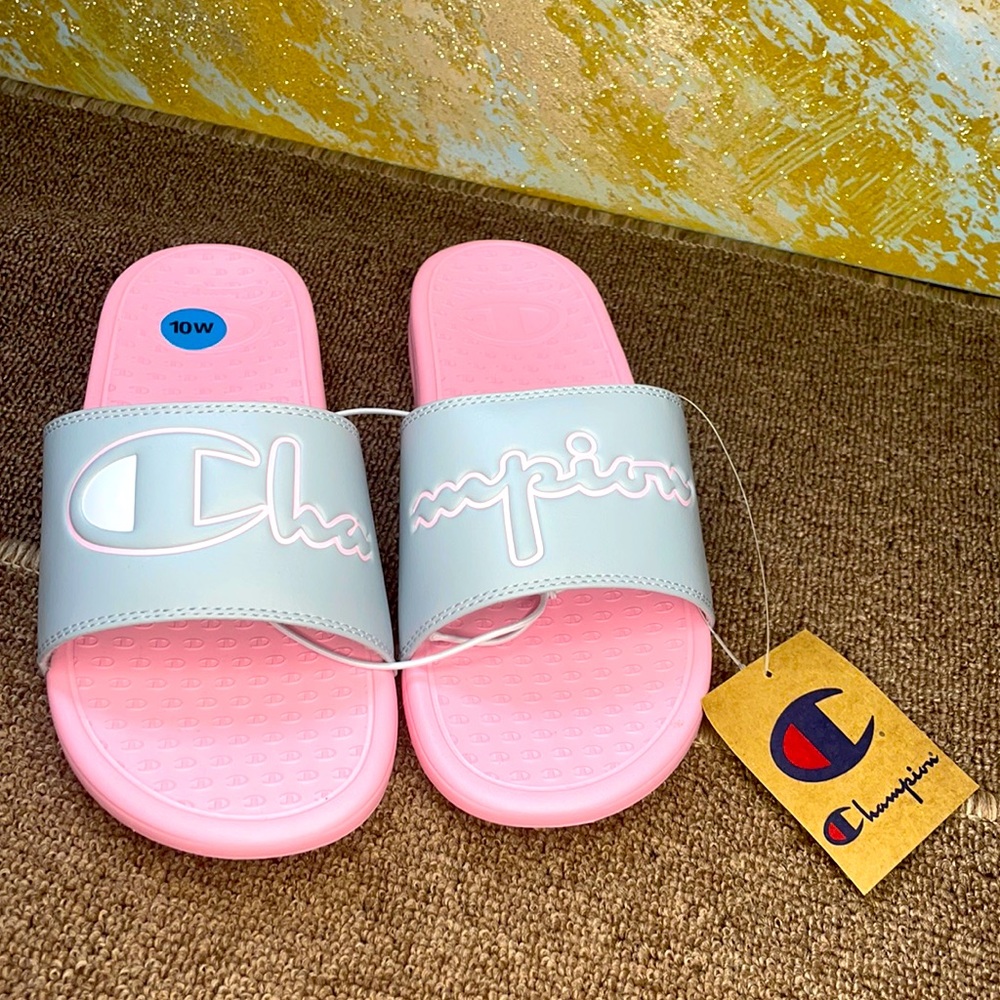 Women’s Champion Slides